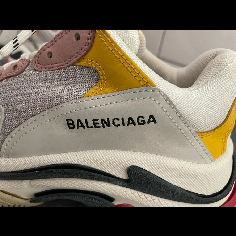 Authentic Balenciaga Triple S Shoes - Picture 2 of 9